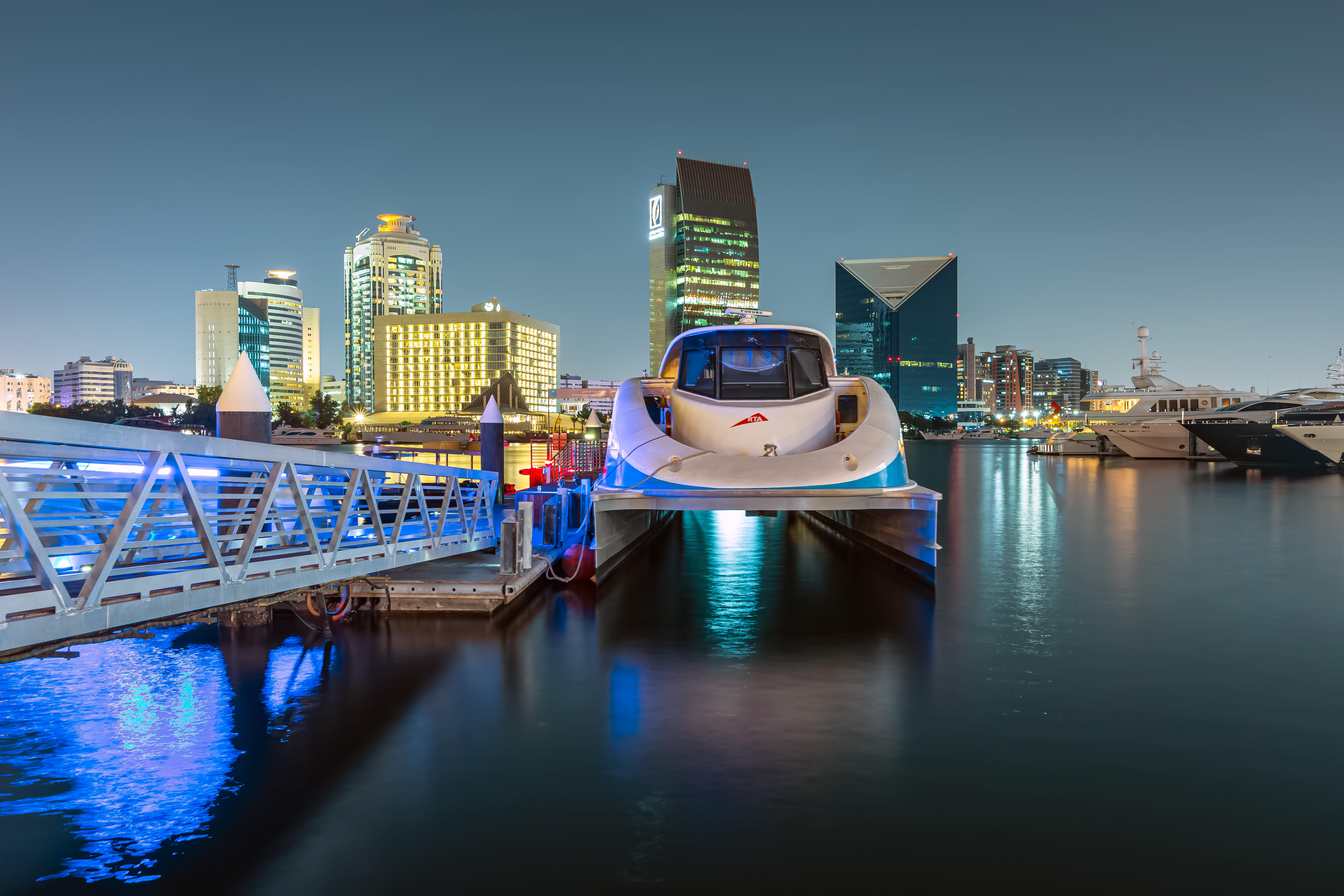 Dubai Marina Yacht Dinner Cruise for Evening