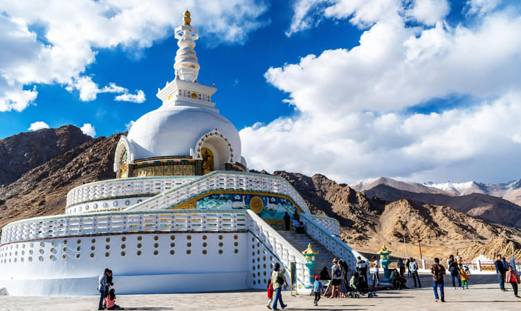 Stop by the magnificent Shanti Stupa in Leh