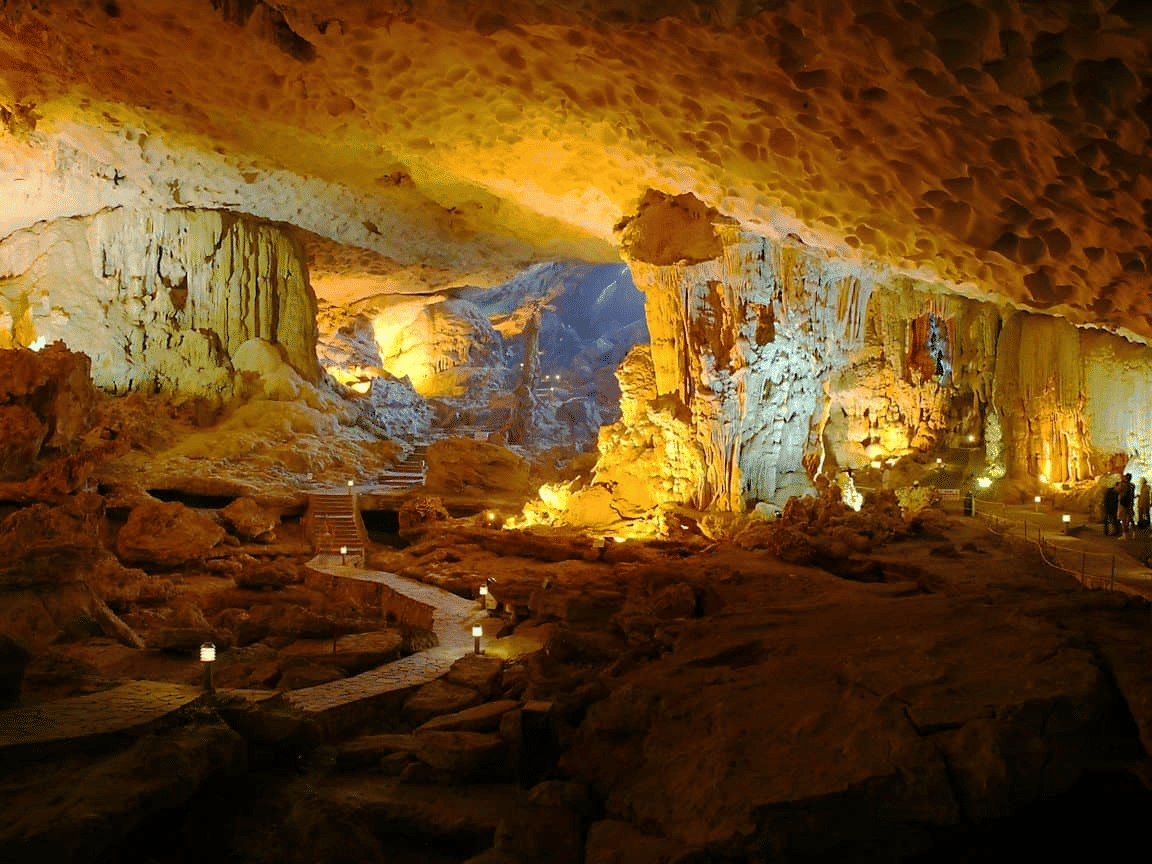 Thien Canh son Cave, <em>Halong Bay</em>