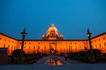 Admire the grandeur of the Rashtrapati Bhawan under starry skies