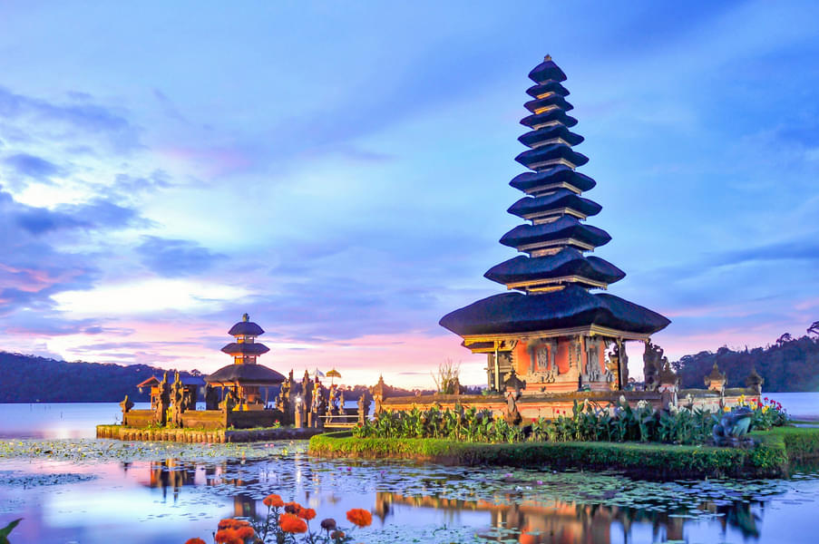 Visit the breathtaking Ulun Danu Beratan Temple in Bali