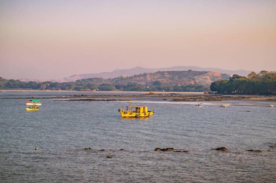 Mumbai To Alibaug Ferry Image