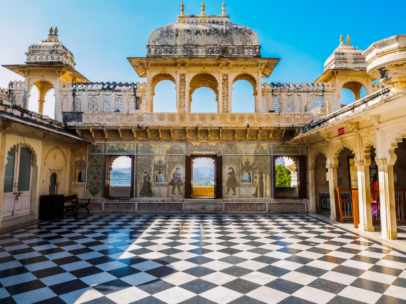 Udaipur Sightseeing Tour - City Palace | Jagdish Temple Image