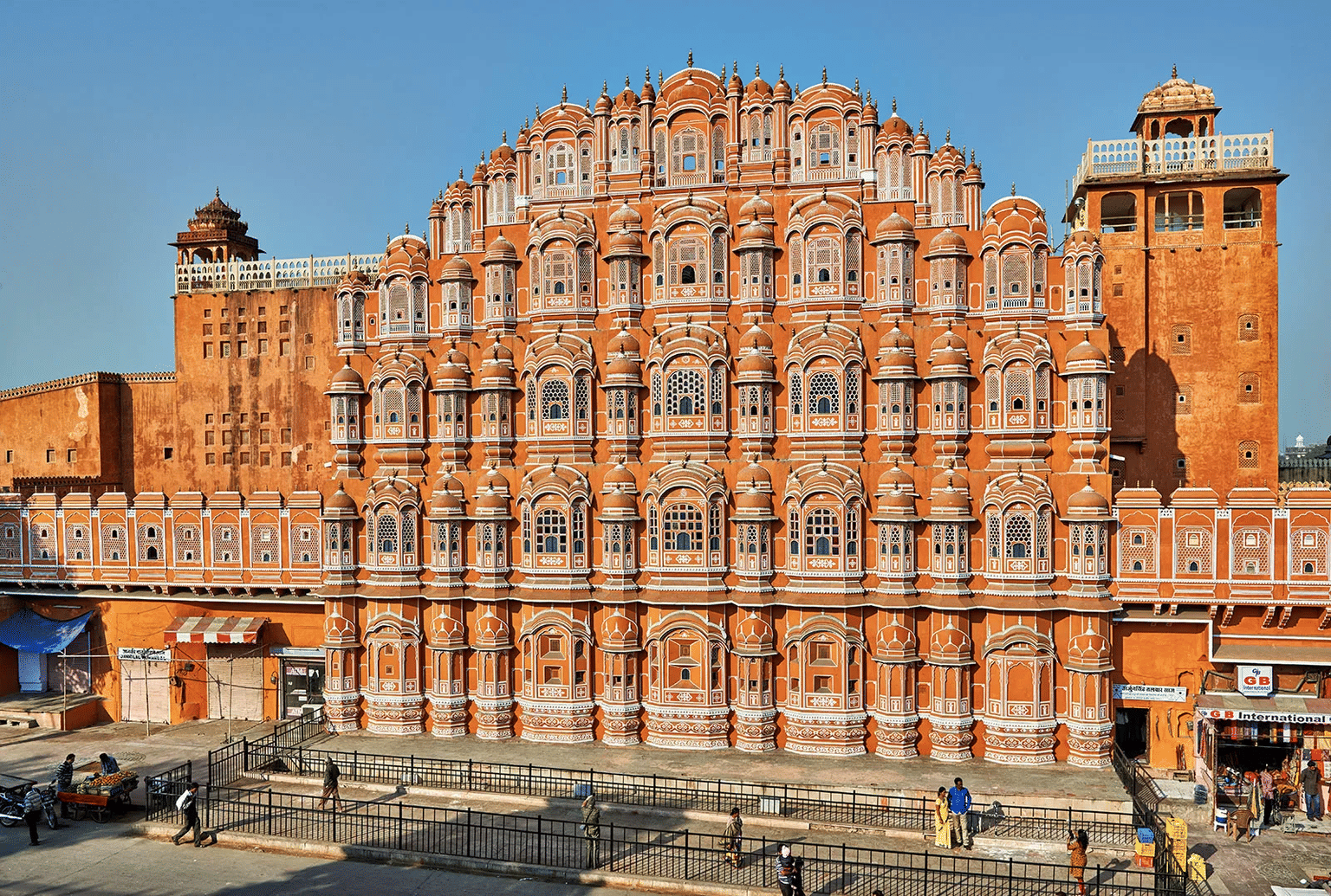 Visit Hawa Mahal