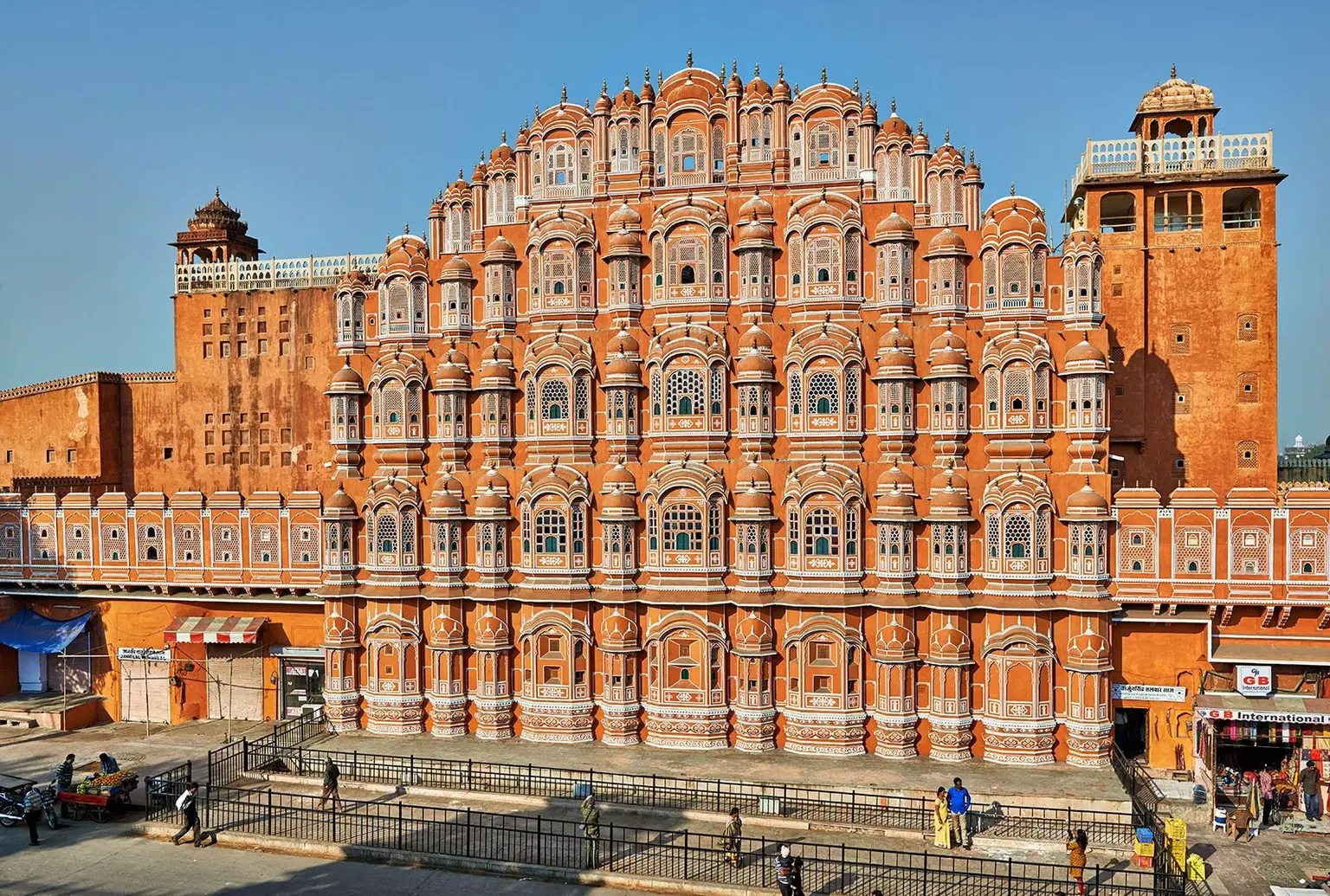 Visit Hawa Mahal