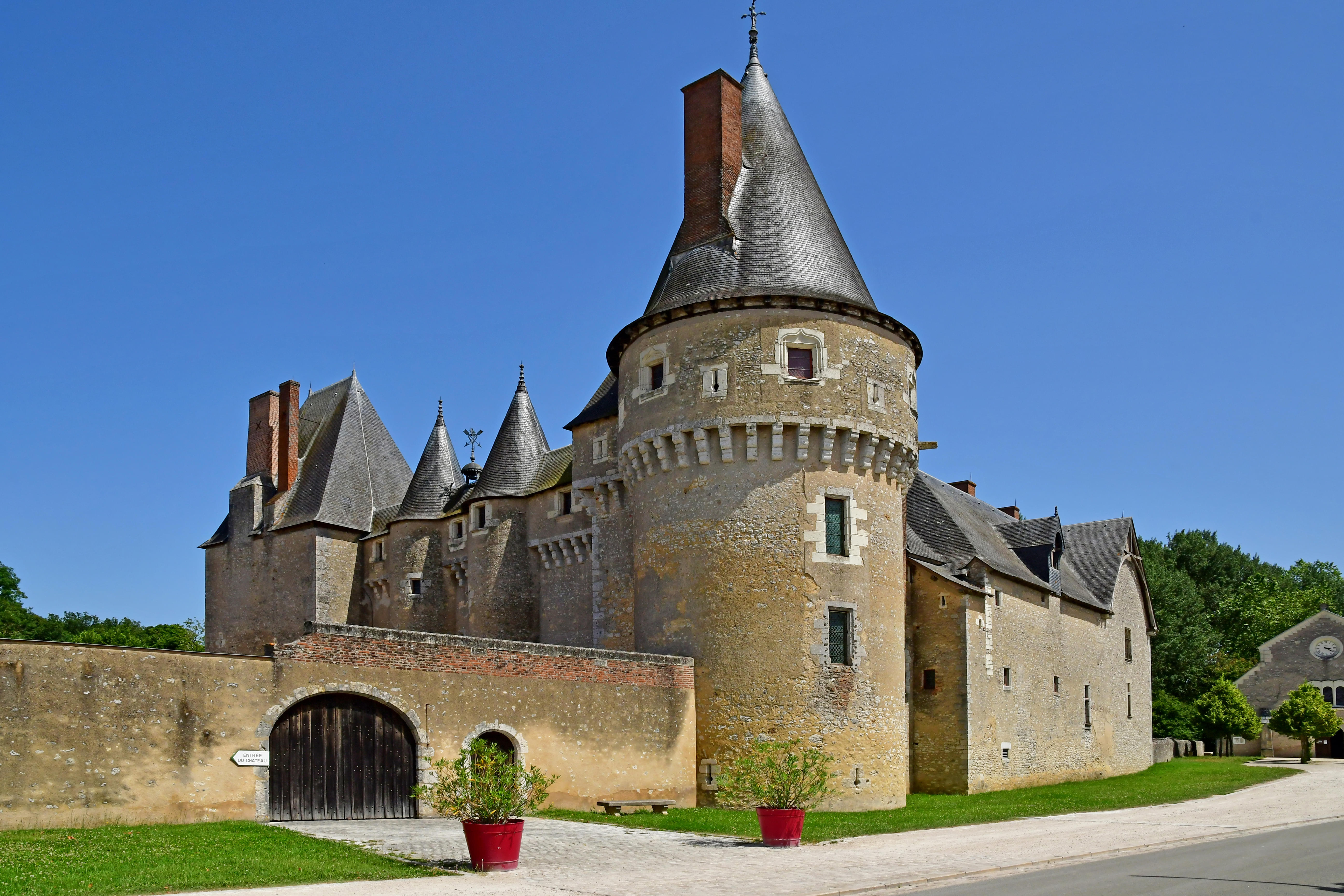 Chateau de Fougeres-sur-Bievre