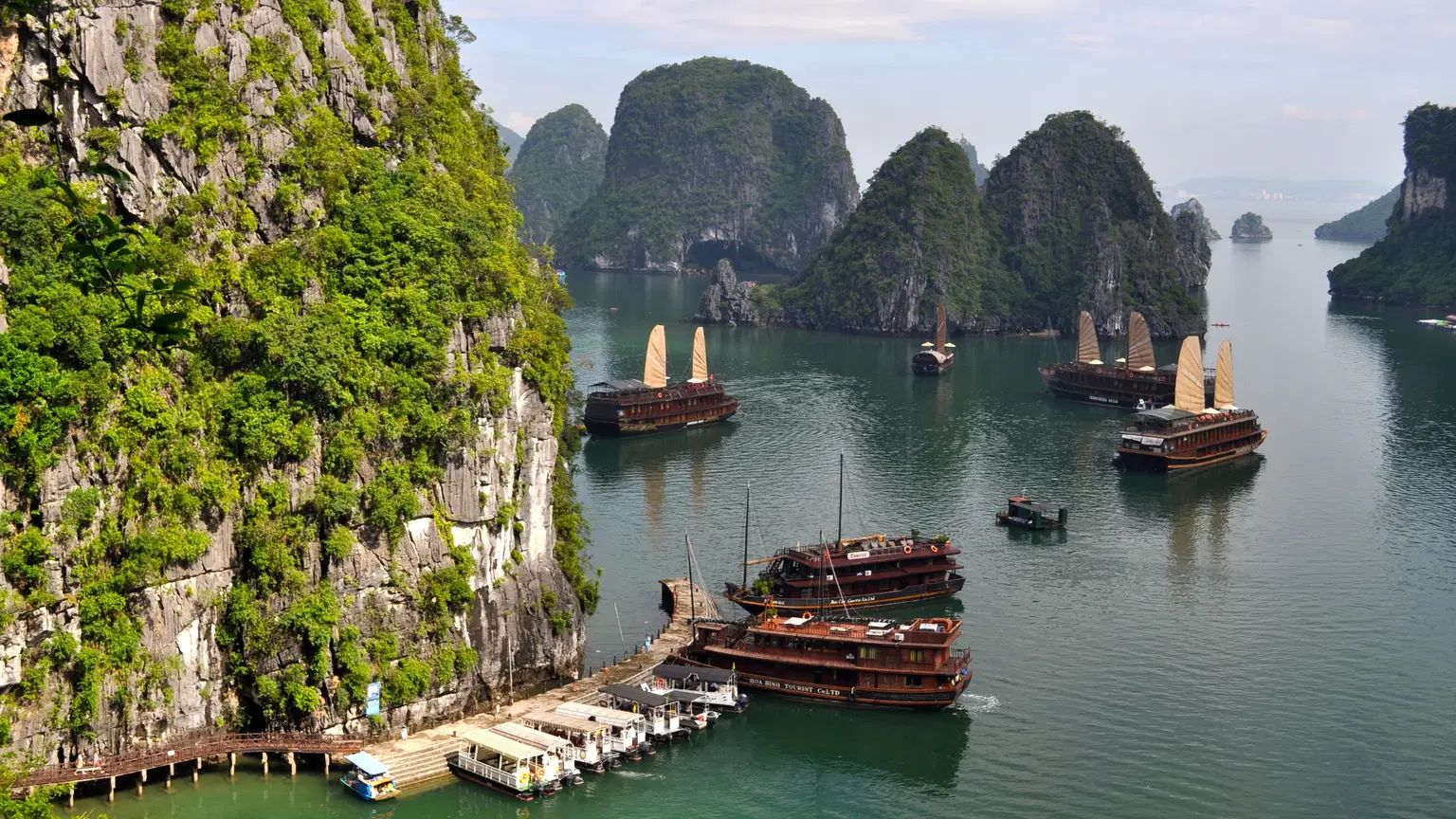 Ong Cam Area, Halong Bay