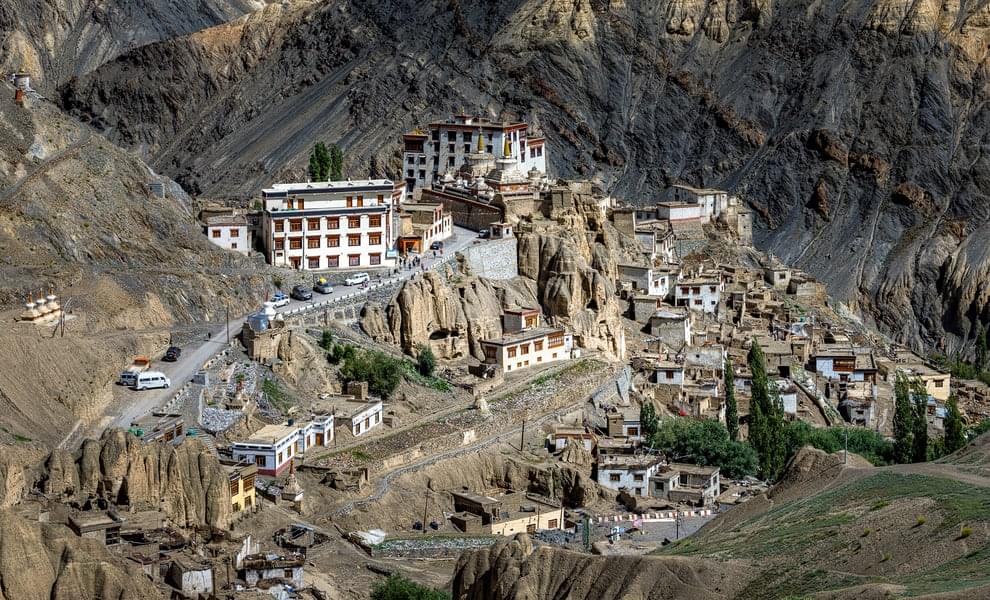 Take a glance at the intricate murals and colorful prayer wheels of Lamayuru Monastery which offer a glimpse into the rich artistic and spiritual traditions of Ladakh.