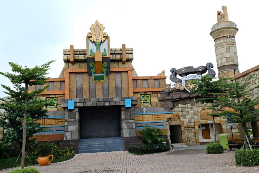 Saloka Theme Park Semarang Entrance