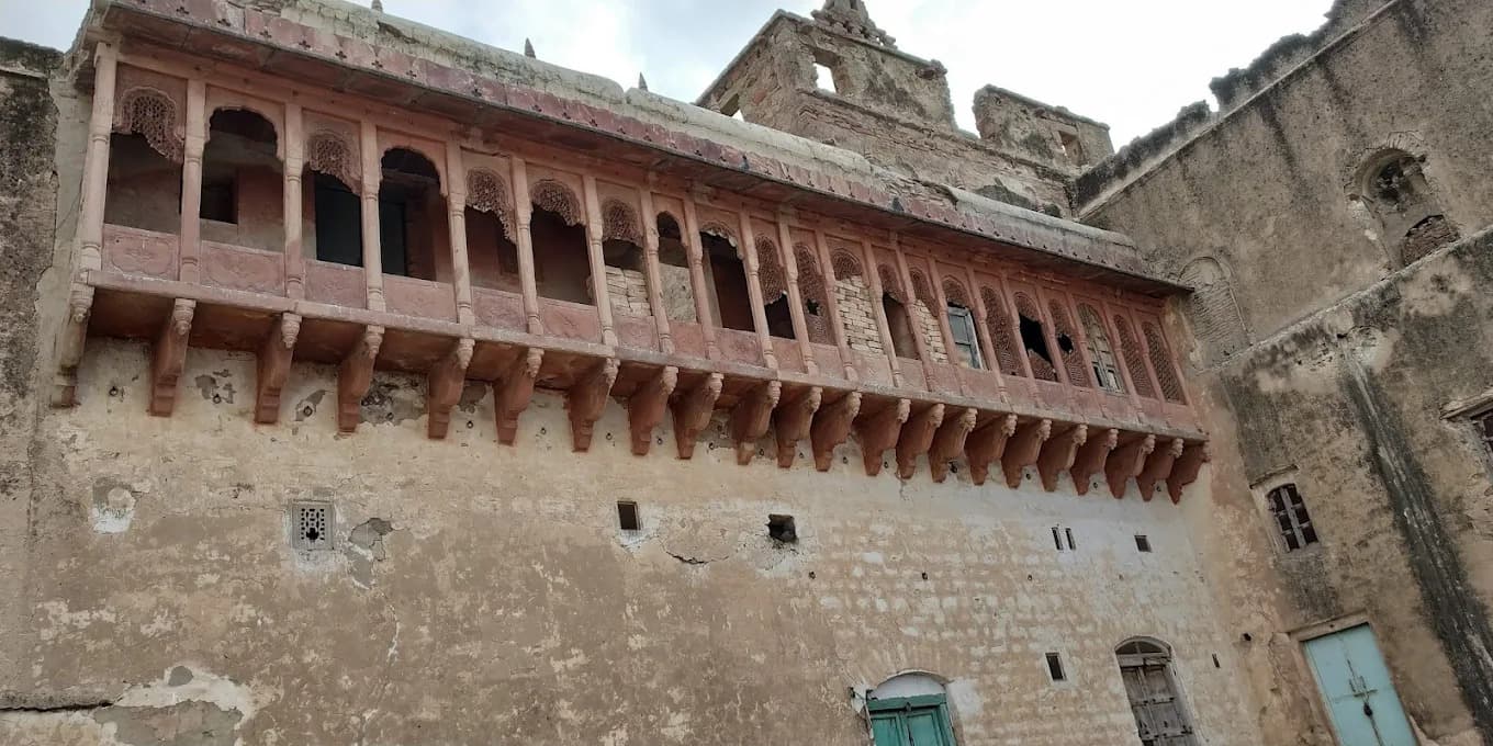 Mahajan Fort Overview