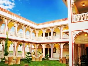 Experience a luxurious stay at WelcomHeritage Sirsi Haveli