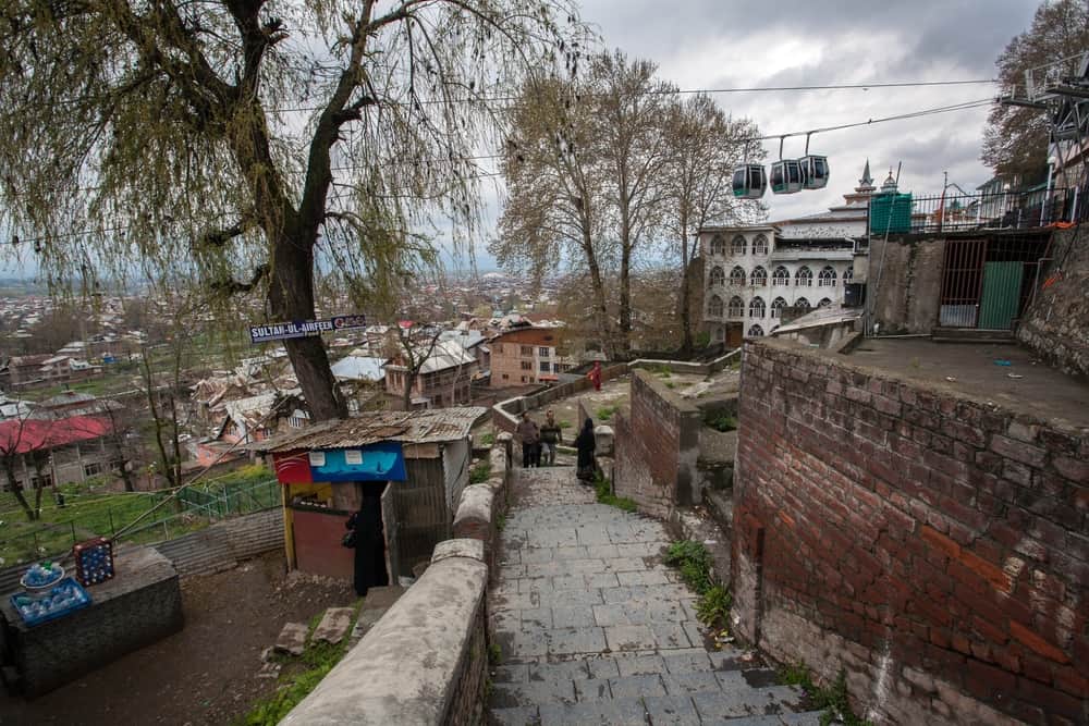 Explore Old Srinagar on foot