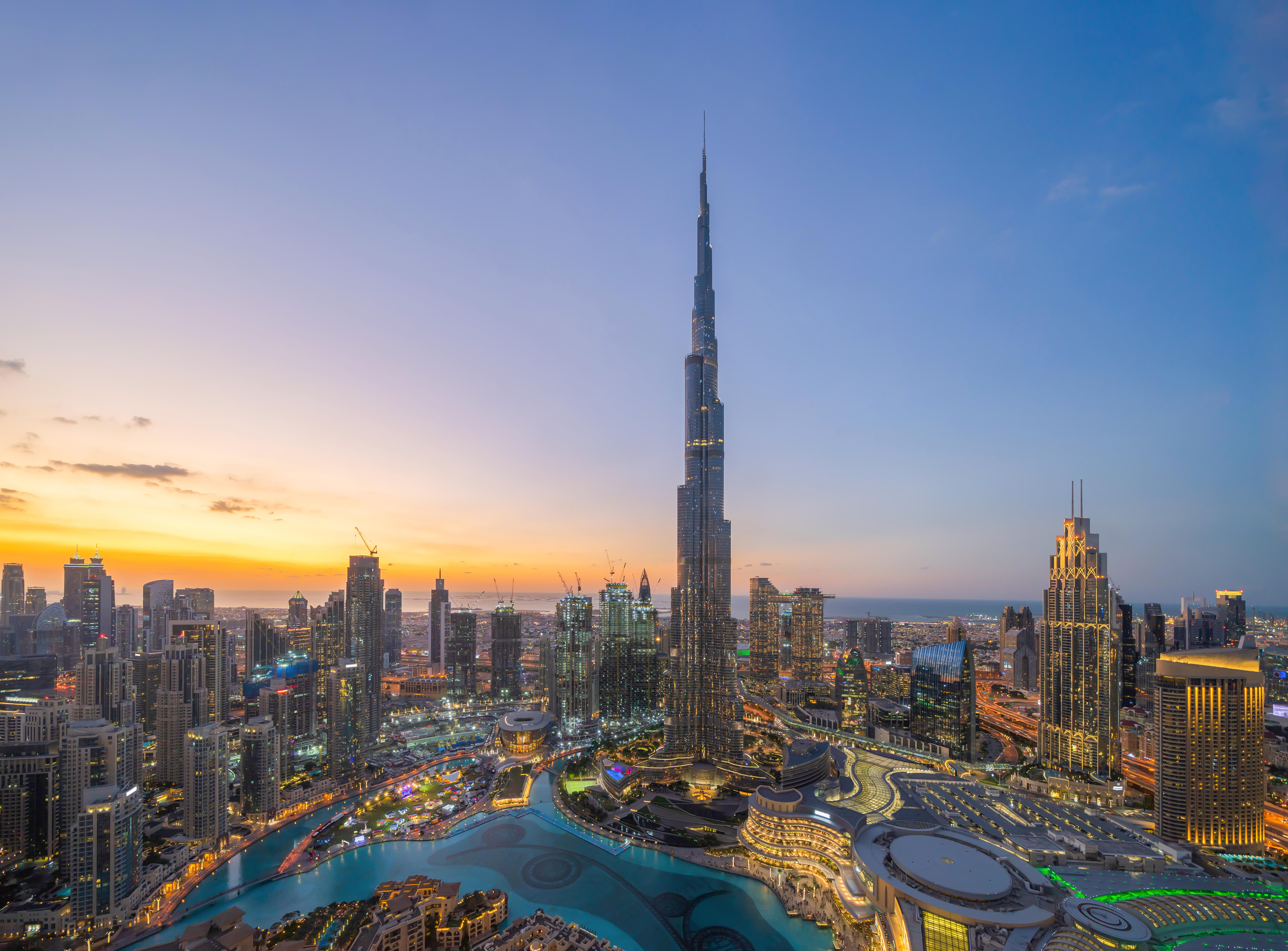 Enjoy Sunset View from the Top of Burj Khalifa