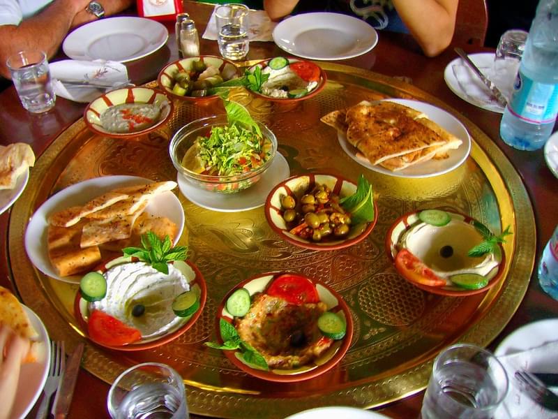 Enjoy international buffet with veg & non-beg dishes
