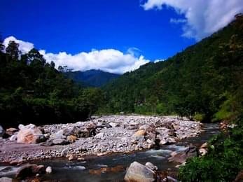 Set up a Picnic by the Rangit River