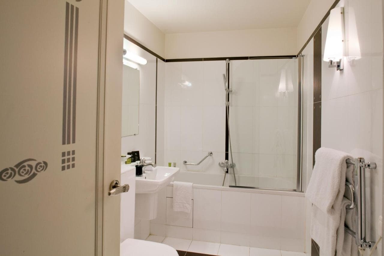 Hotel Eiffel Seine