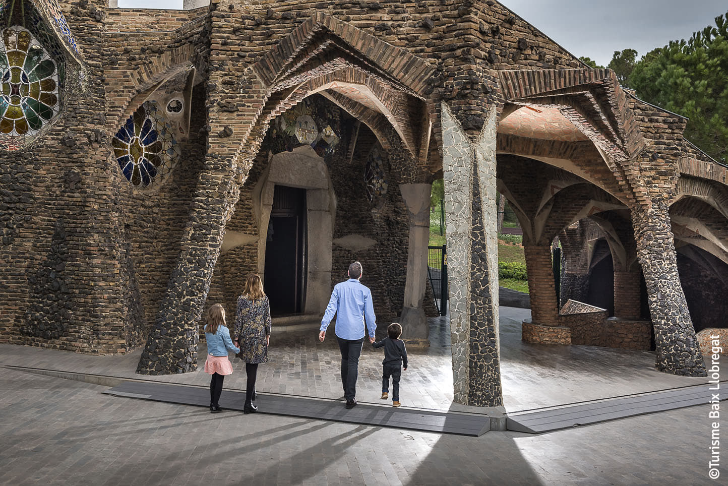 Cripta De La Colonia Guell Tickets | Book Now @ Flat 33% Off