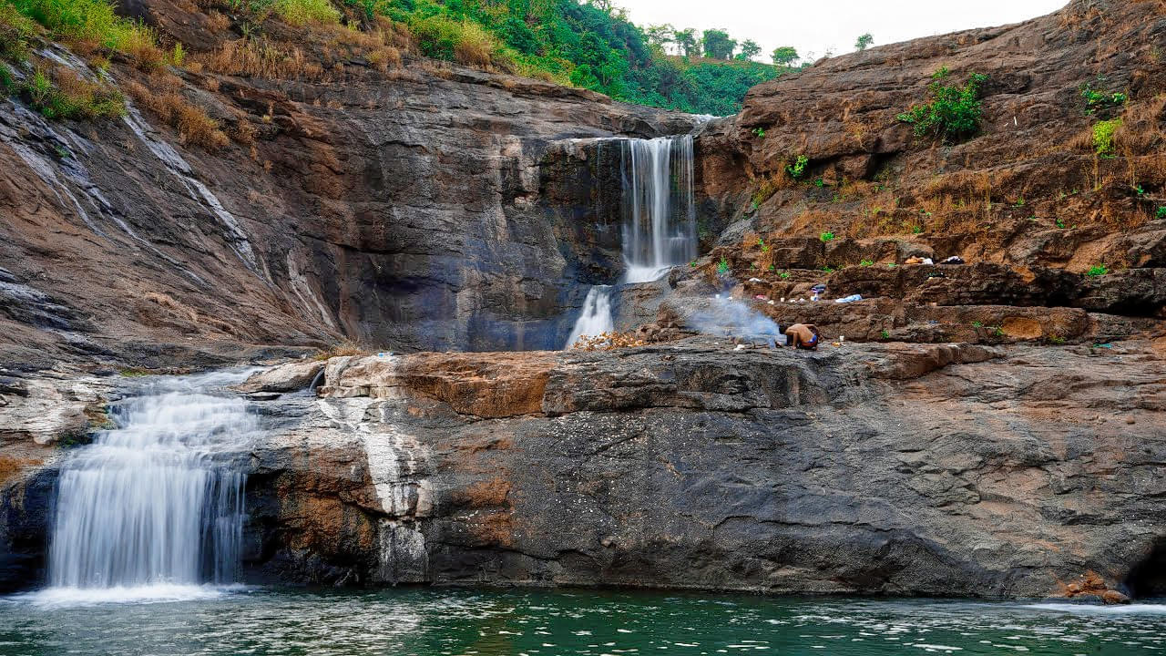 Kal Mandavi Waterfall