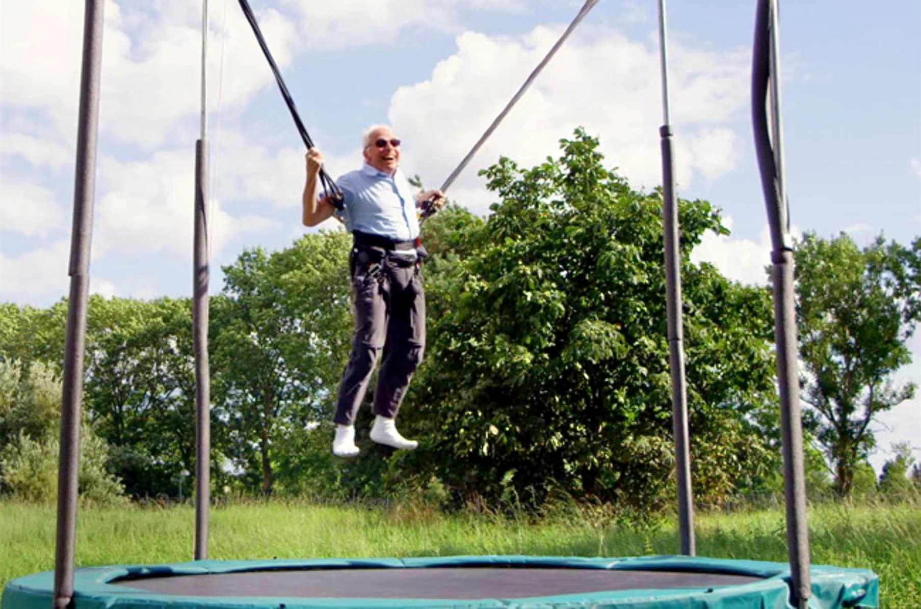 Trampoline hotsell bungee jump