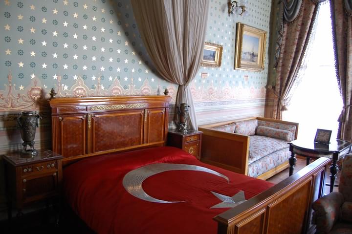 Dolmabahce Palace red room