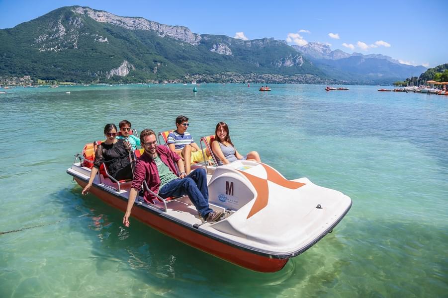 Geneva and Annecy Day Tour with Boat Cruise Image