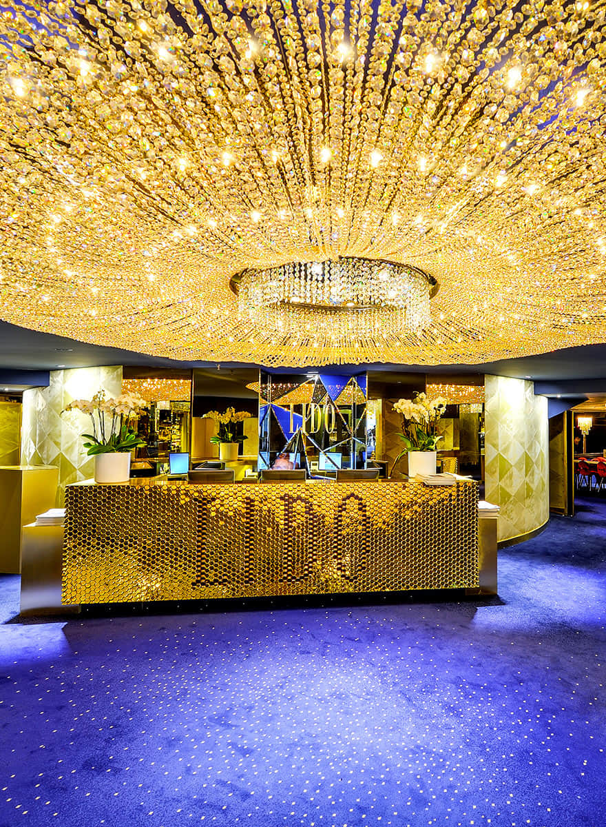 Contemporary Cabaret show at Le Lido de Paris