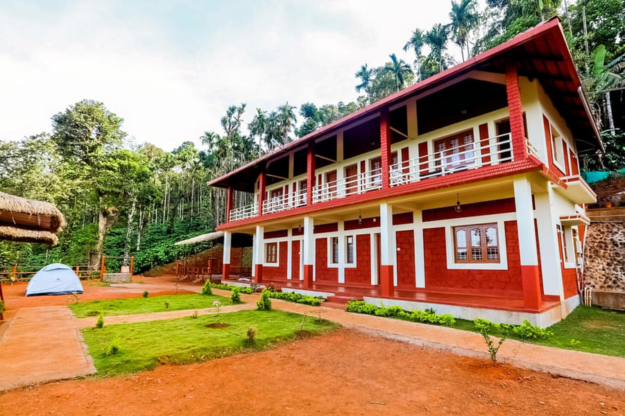Mountainside Homestay With Trekking Experience In Chikmagalur Image