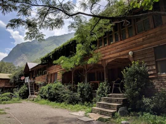 A Secluded Stay In The Laps Of Lush Tirthan Valley Image