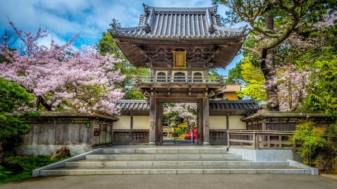 Enjoy visiting the ancient Japanese Tea Garden in San Francisco