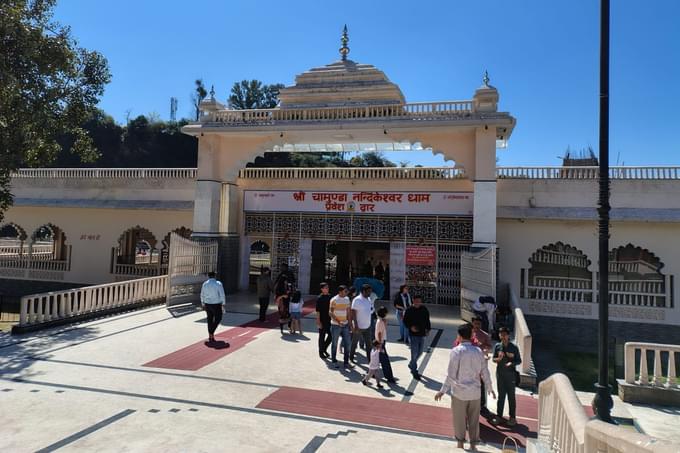 Visit Shri Chamunda Devi Mandir on the Palampur guided sightseeing tour