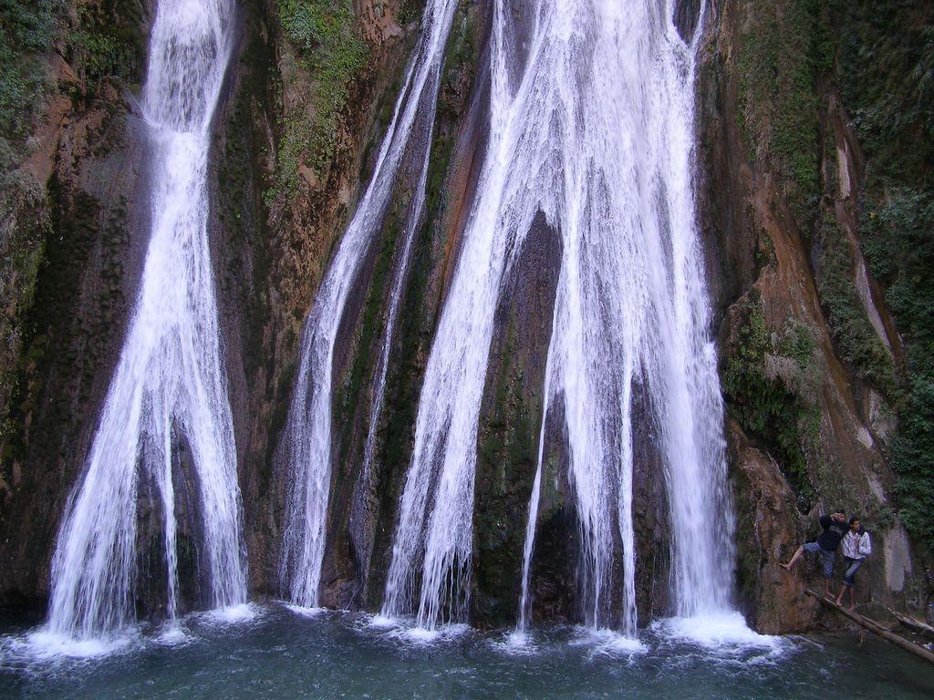 Bhatta Falls Overview