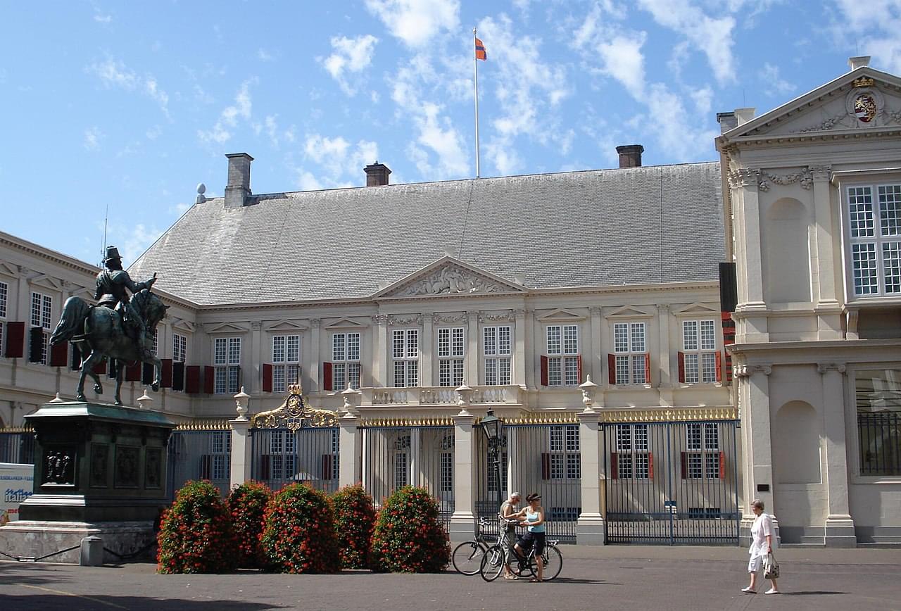 Noordeinde Palace Overview