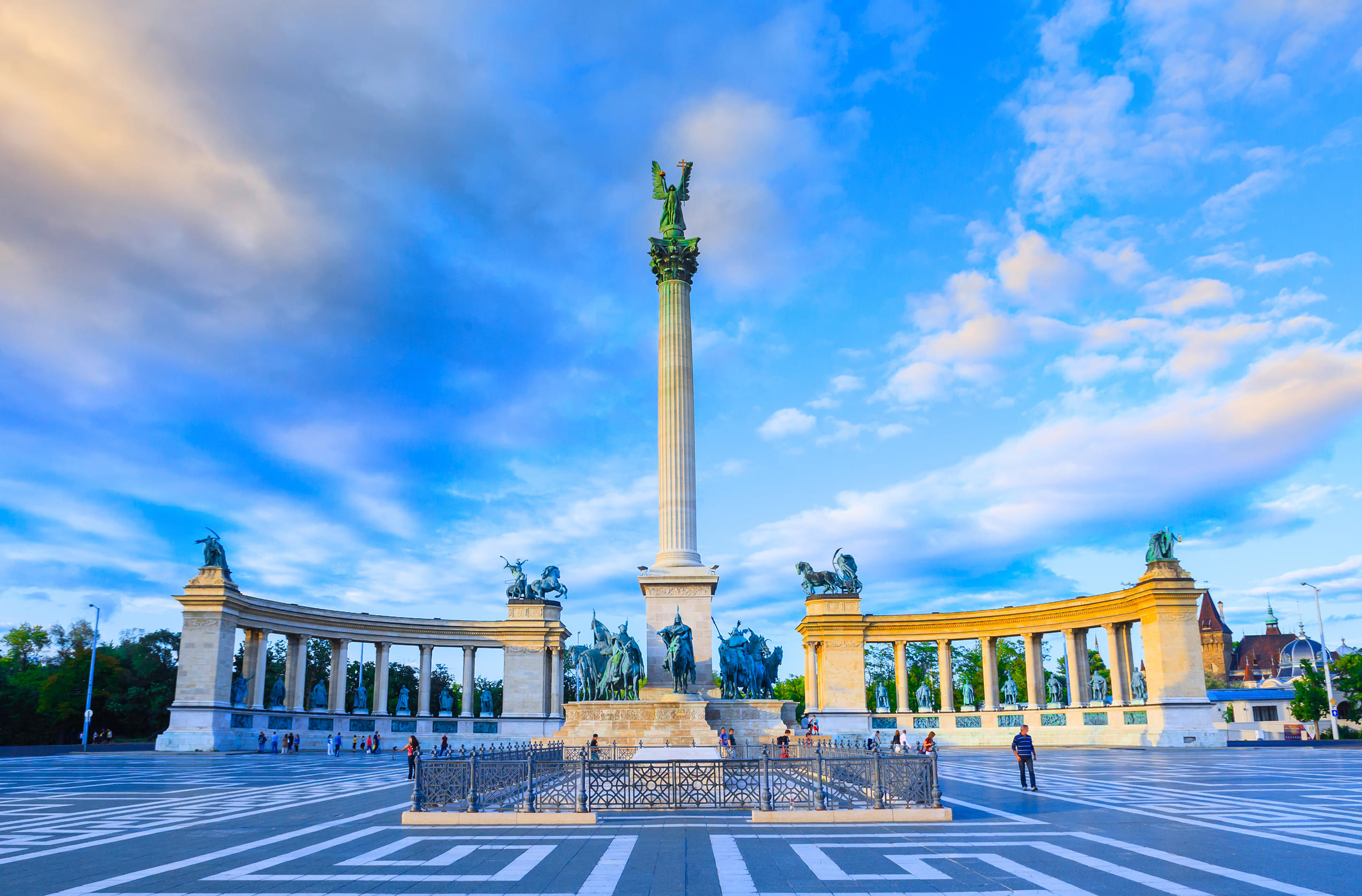 Budapest Packages from Guwahati | Get Upto 50% Off
