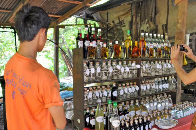 Whiskey Village (Ban Xang Hai)