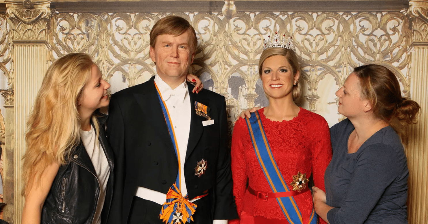 Pose with King and Queen of Netherlands