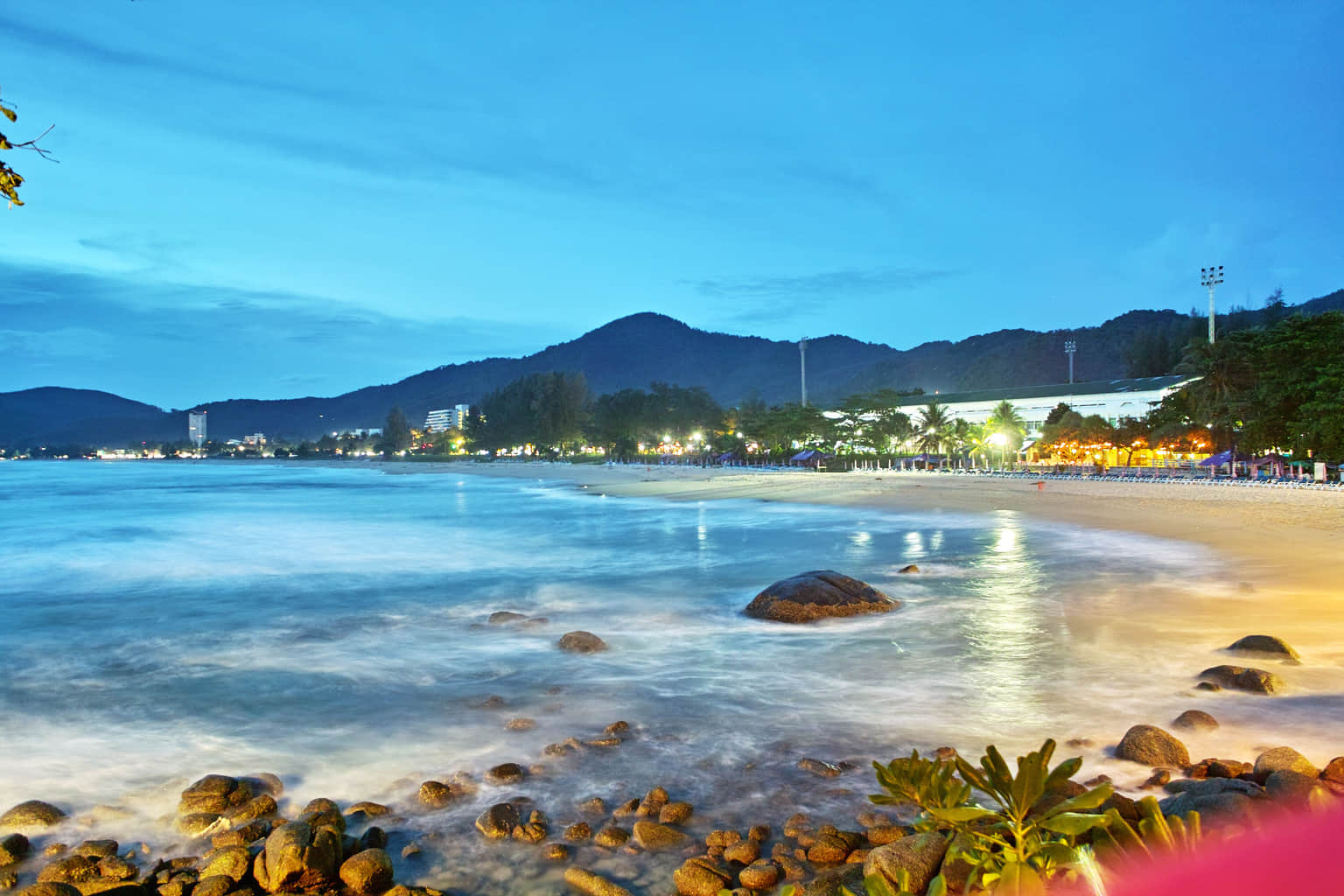 Dine by the Sea