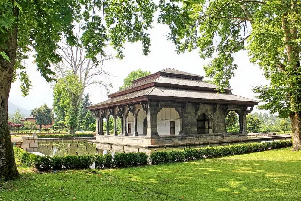 Visit Shalimar Bagh