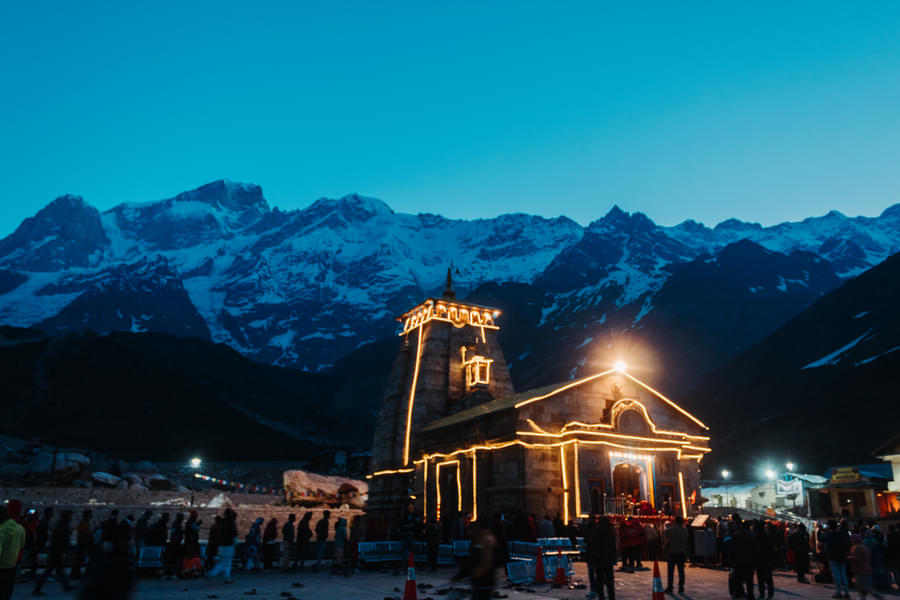 Be amazed by the beauty of Kedarnath temple, where nature's beauty meets spiritual serenity