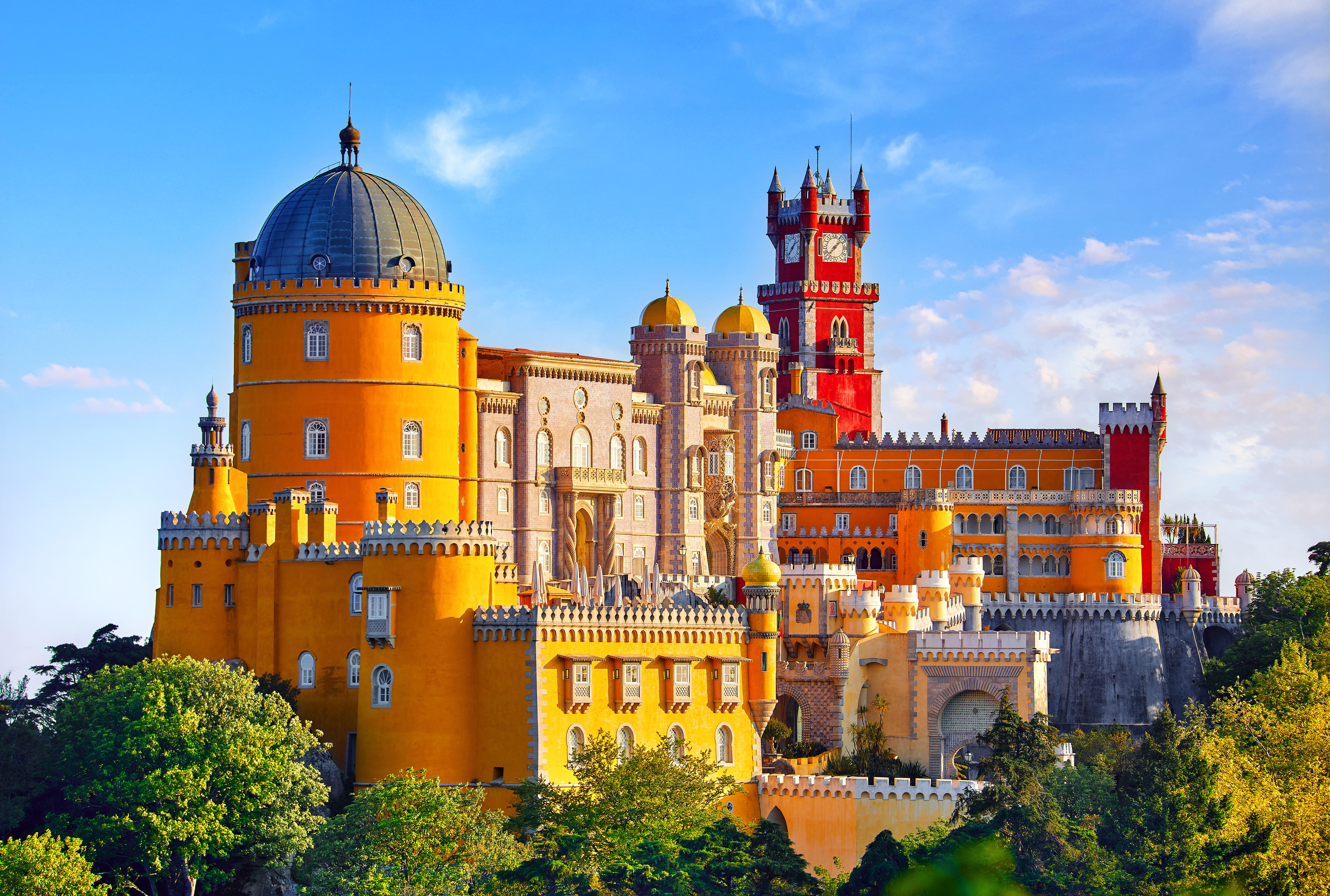 Visiting the Colourful Pena Palace in Sintra - April Everyday