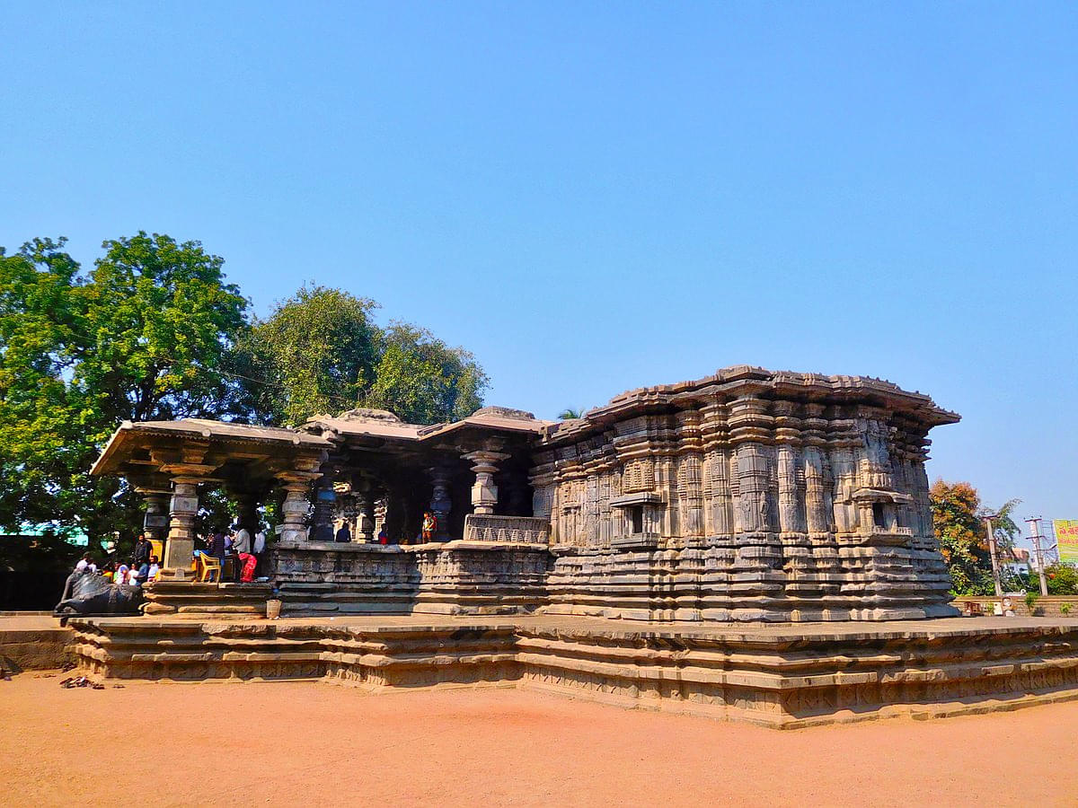 Thousand Pillar Temple Overview