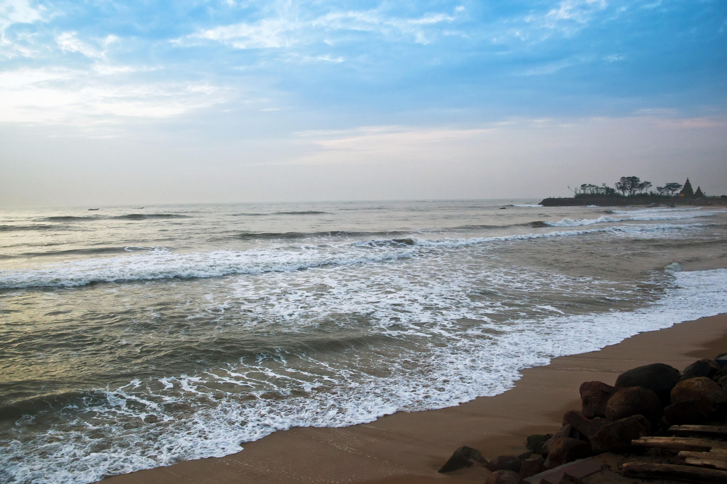Mahabalipuram Beach Overview