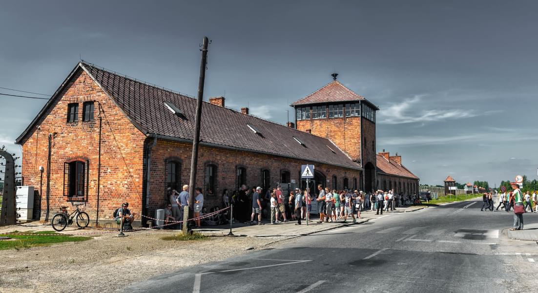 Super Saver Tour - Auschwitz-Birkenau & Wieliczka Salt Mine From Krakow