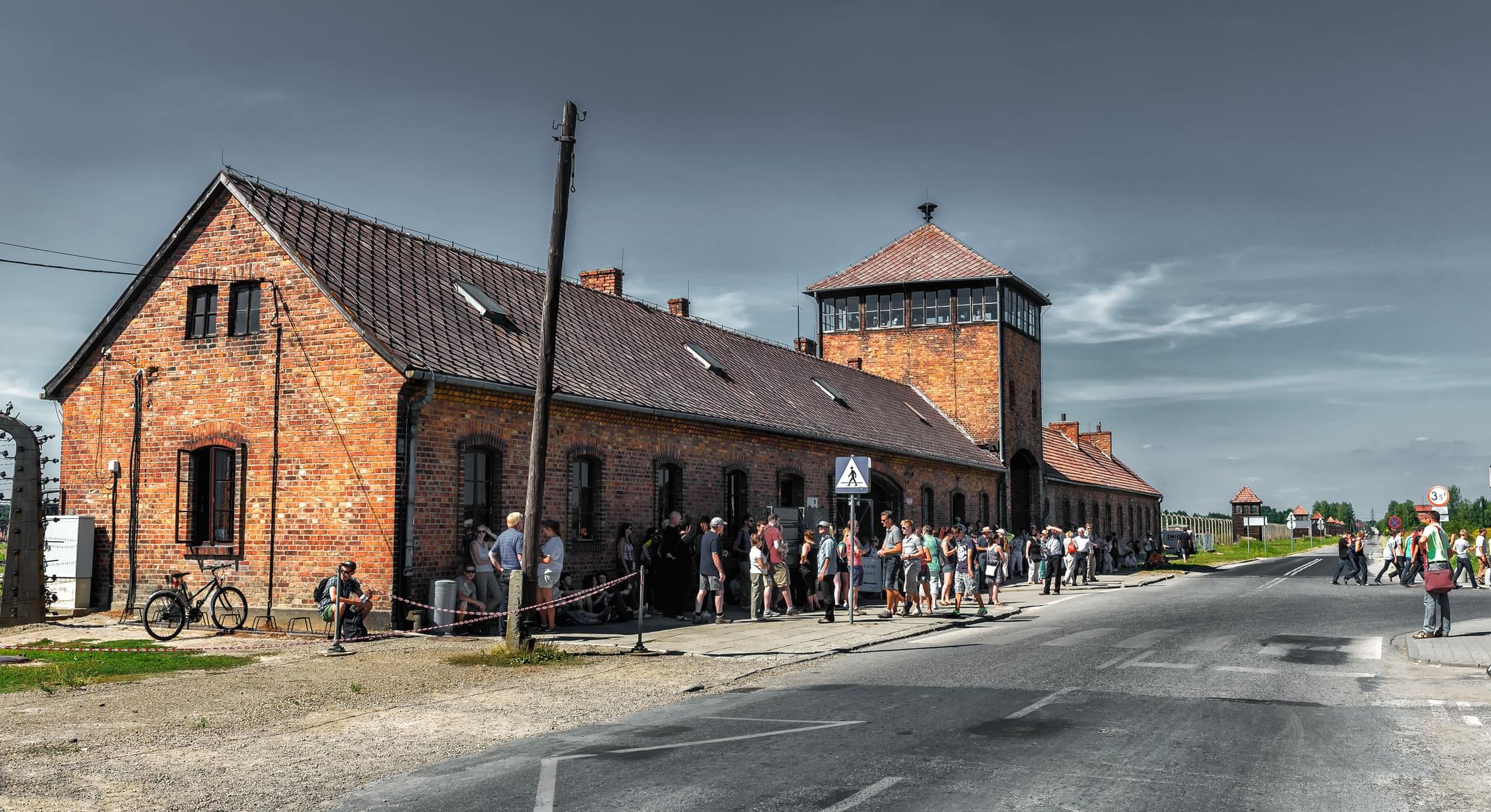 Super Saver Tour - Auschwitz-Birkenau & Wieliczka Salt Mine From Krakow