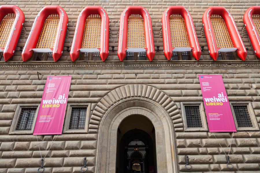 See the decorated facade of Palazzo Strozzi