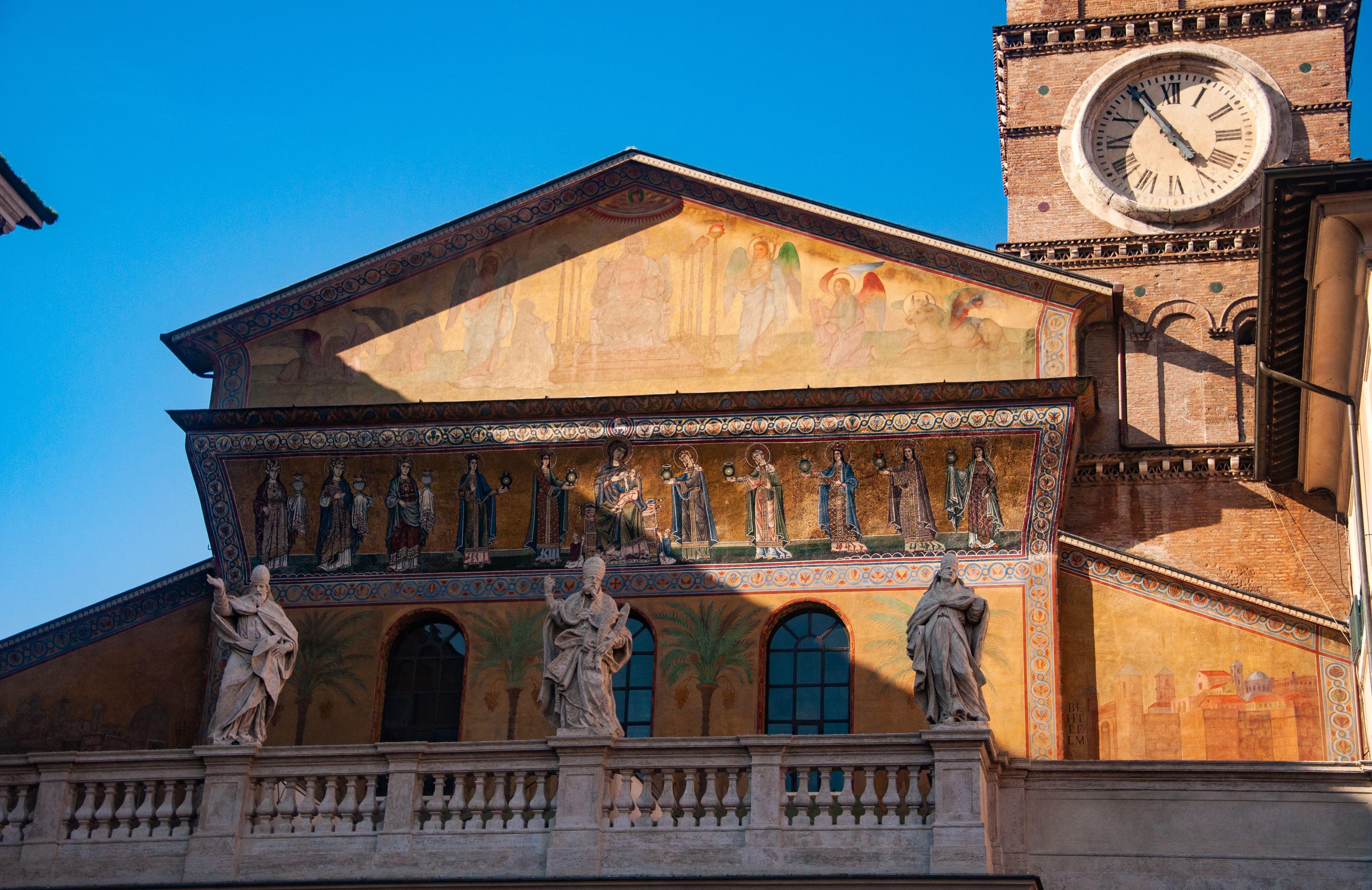 About Basilica of Our Lady in Trastevere 2.jpg