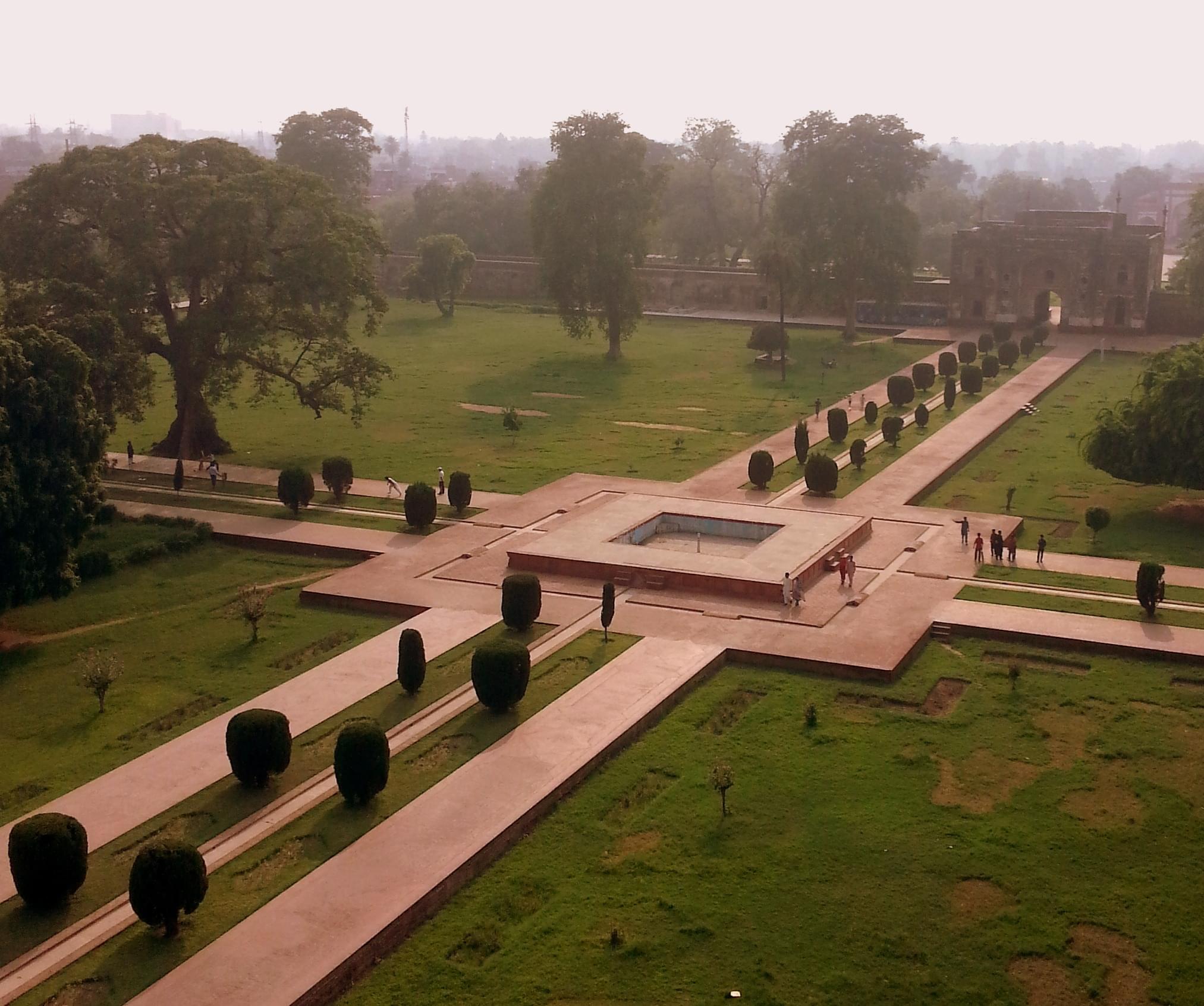 Walk Through the Mughal Charbagh Layout
