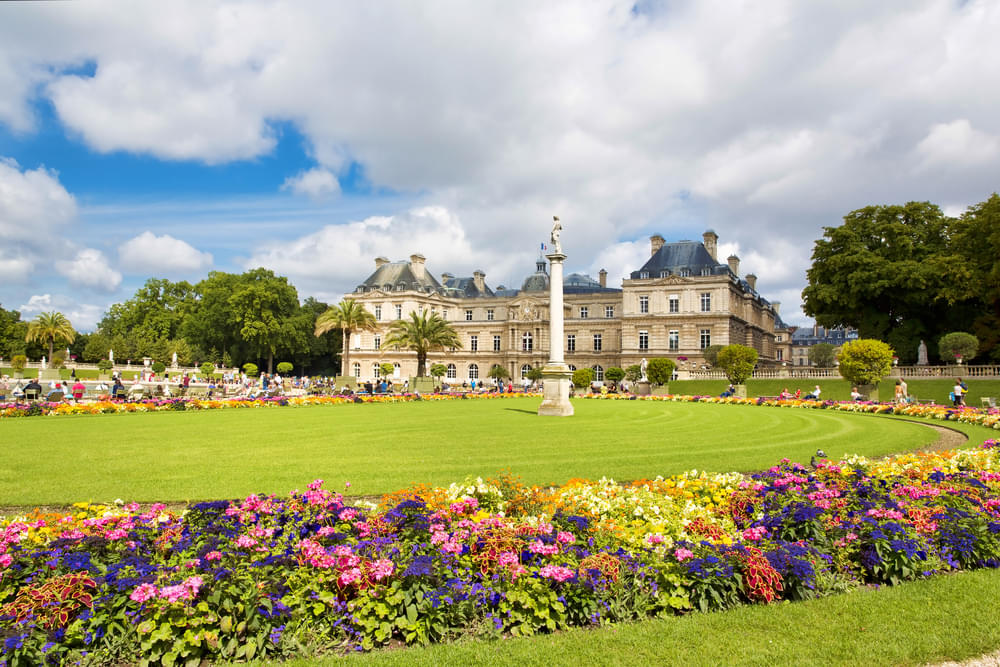  Luxembourg Gardens