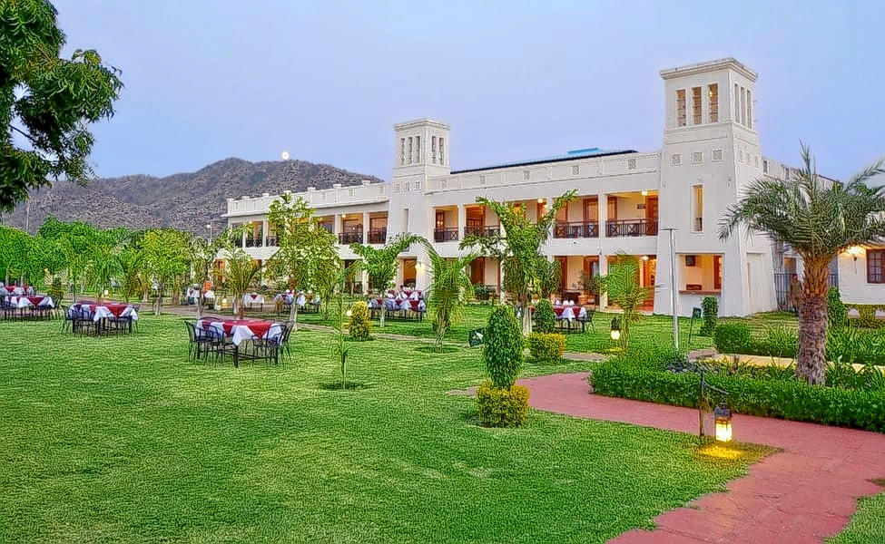 Outside view of Aaram Bagh, Pushkar