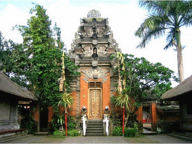 Ubud Royal Palace Overview