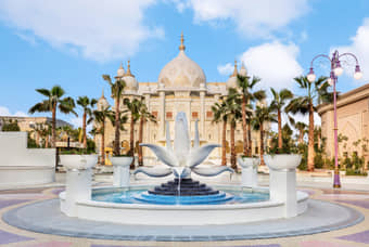 Admire the beauty of the Royal Plaza Zone and capture some social media worthy pictures